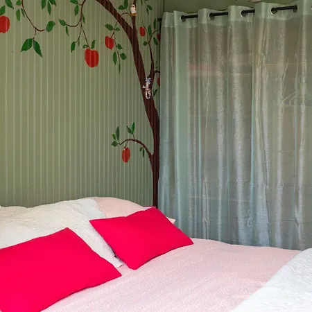Le Pommier - D'hotes Bed & Breakfast Royan