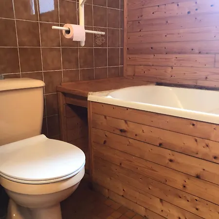 Le Pommier - D'hotes Bed & Breakfast 3*