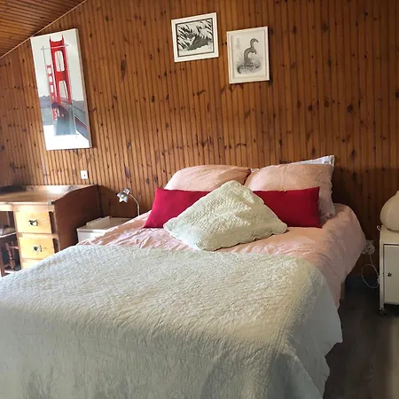 Le Pommier - D'hotes Bed & Breakfast 3*